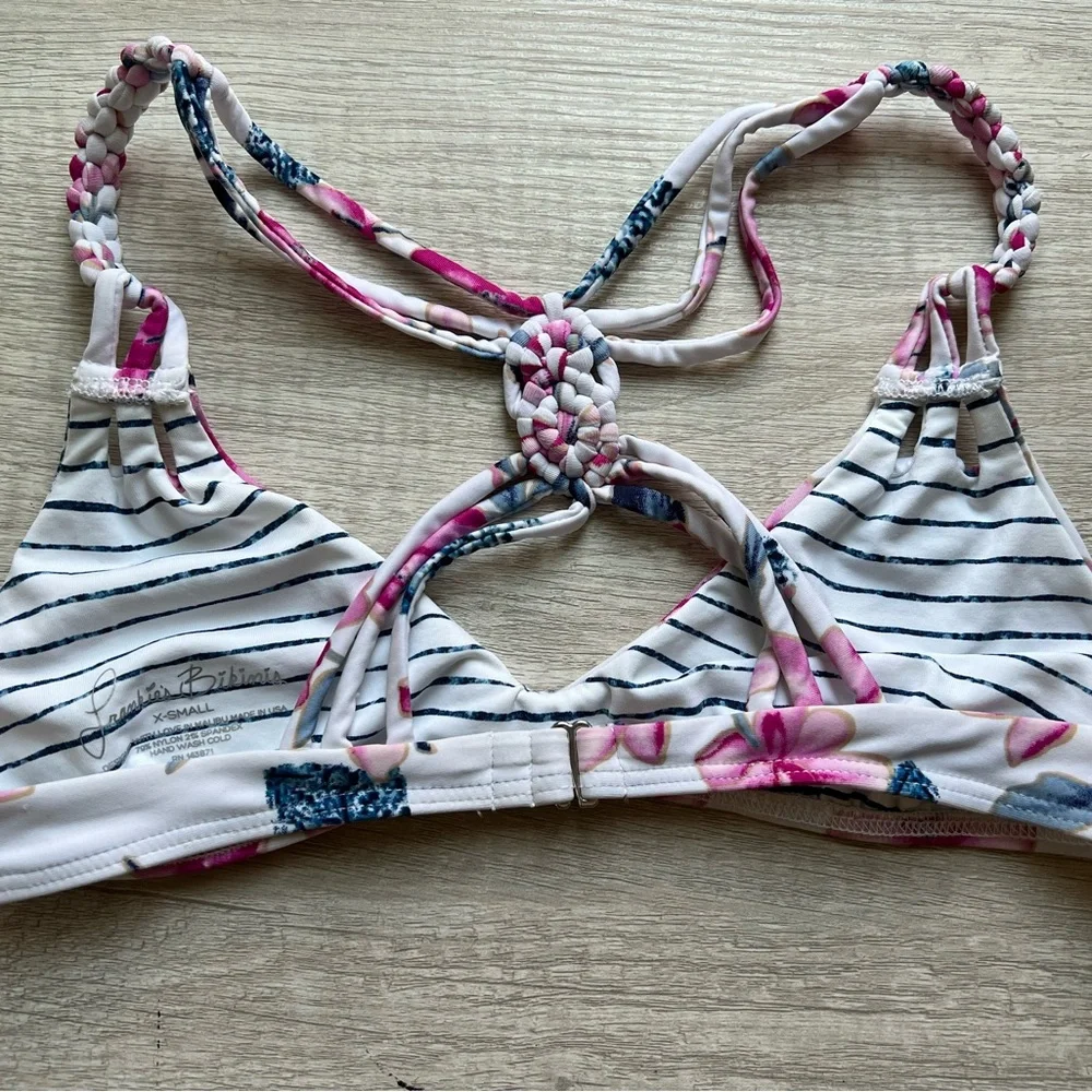 Frankie’s bikini - Picture 3 of 4